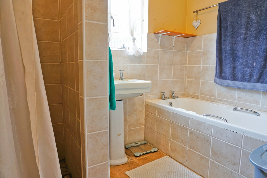 5 Bedroom Property for Sale in East London Rural Eastern Cape